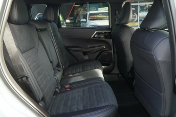 https://vehicle-cdn.autoleague.cloud/28156_3109190_7.jpg