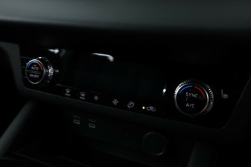 https://vehicle-cdn.autoleague.cloud/28156_3109191_27.jpg