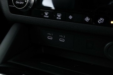 https://vehicle-cdn.autoleague.cloud/28156_3109191_28.jpg
