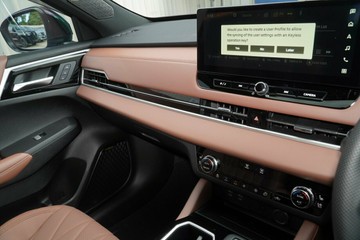 https://vehicle-cdn.autoleague.cloud/28156_3109307_10.jpg