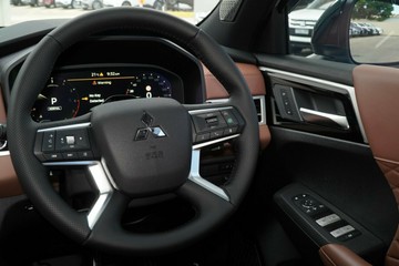 https://vehicle-cdn.autoleague.cloud/28156_3109307_6.jpg