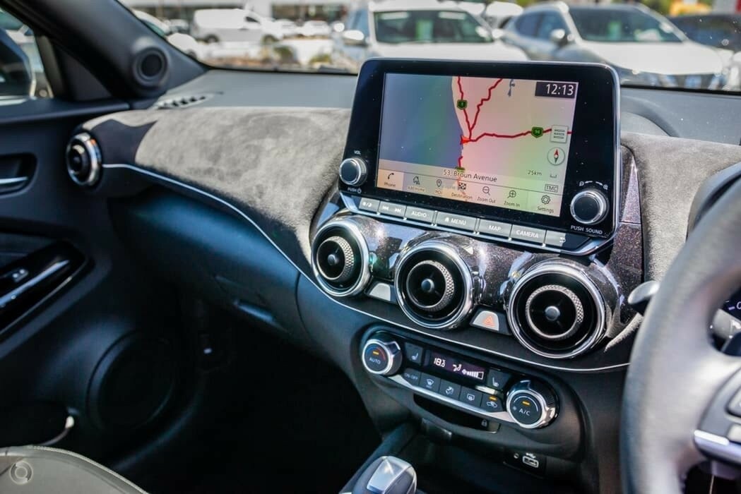 Nissan Juke image 2