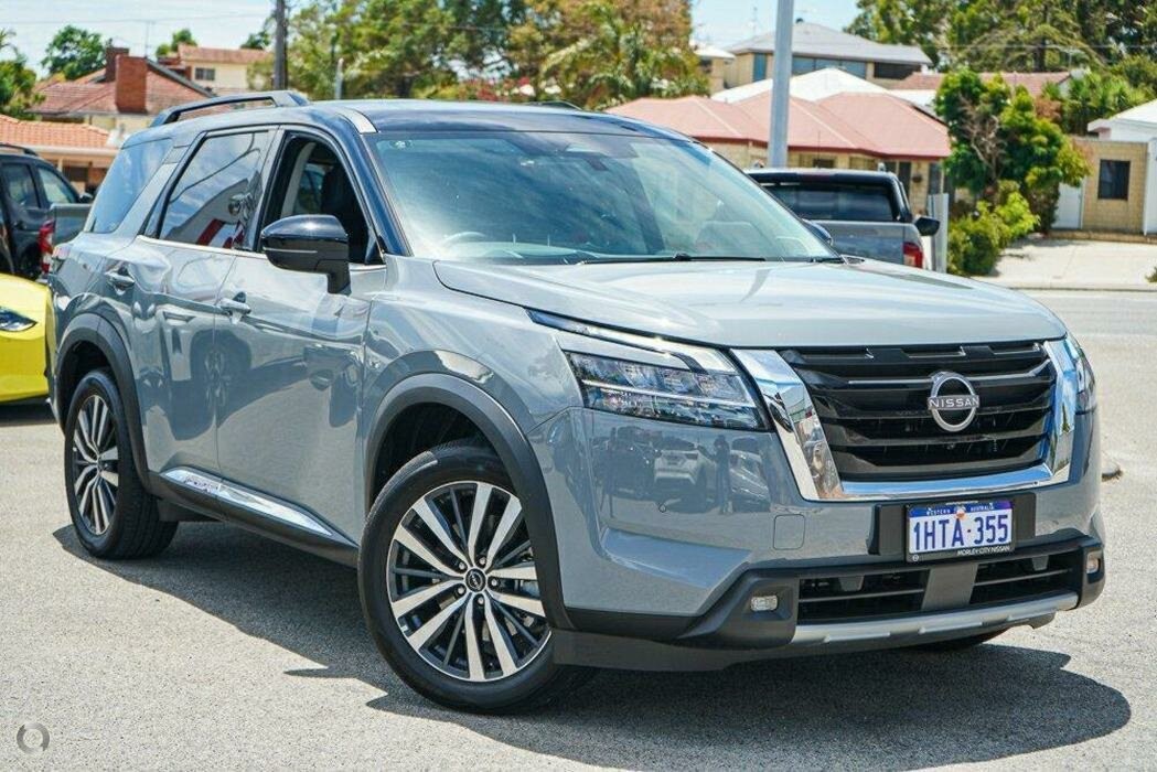 Nissan Pathfinder image 1