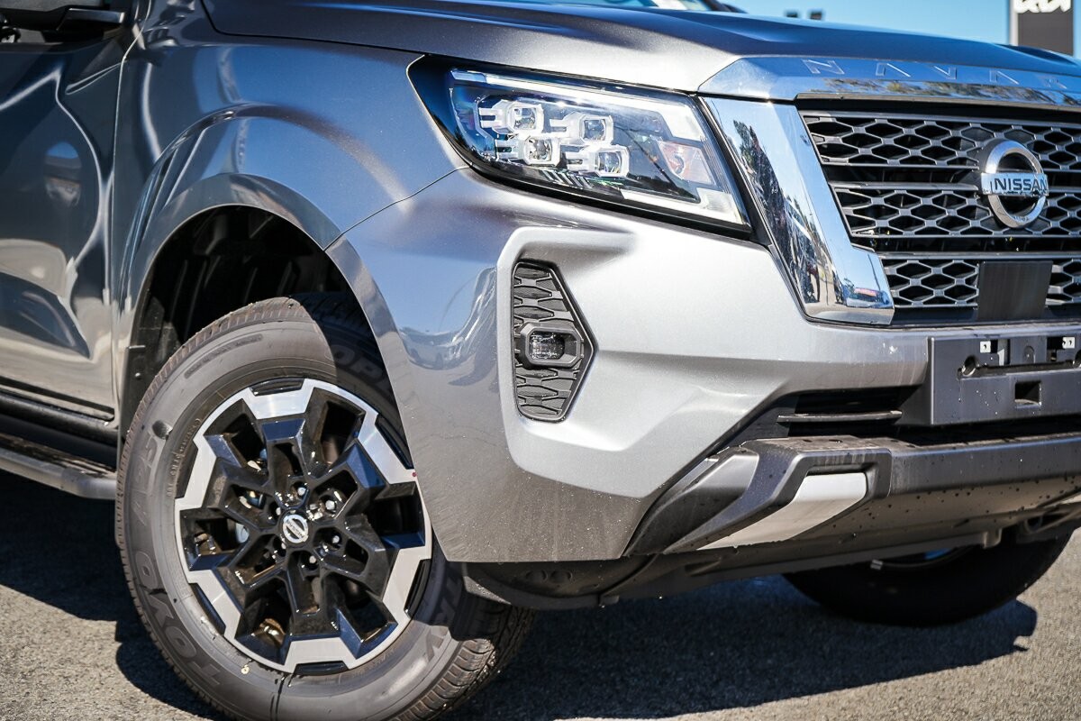Nissan Navara image 3
