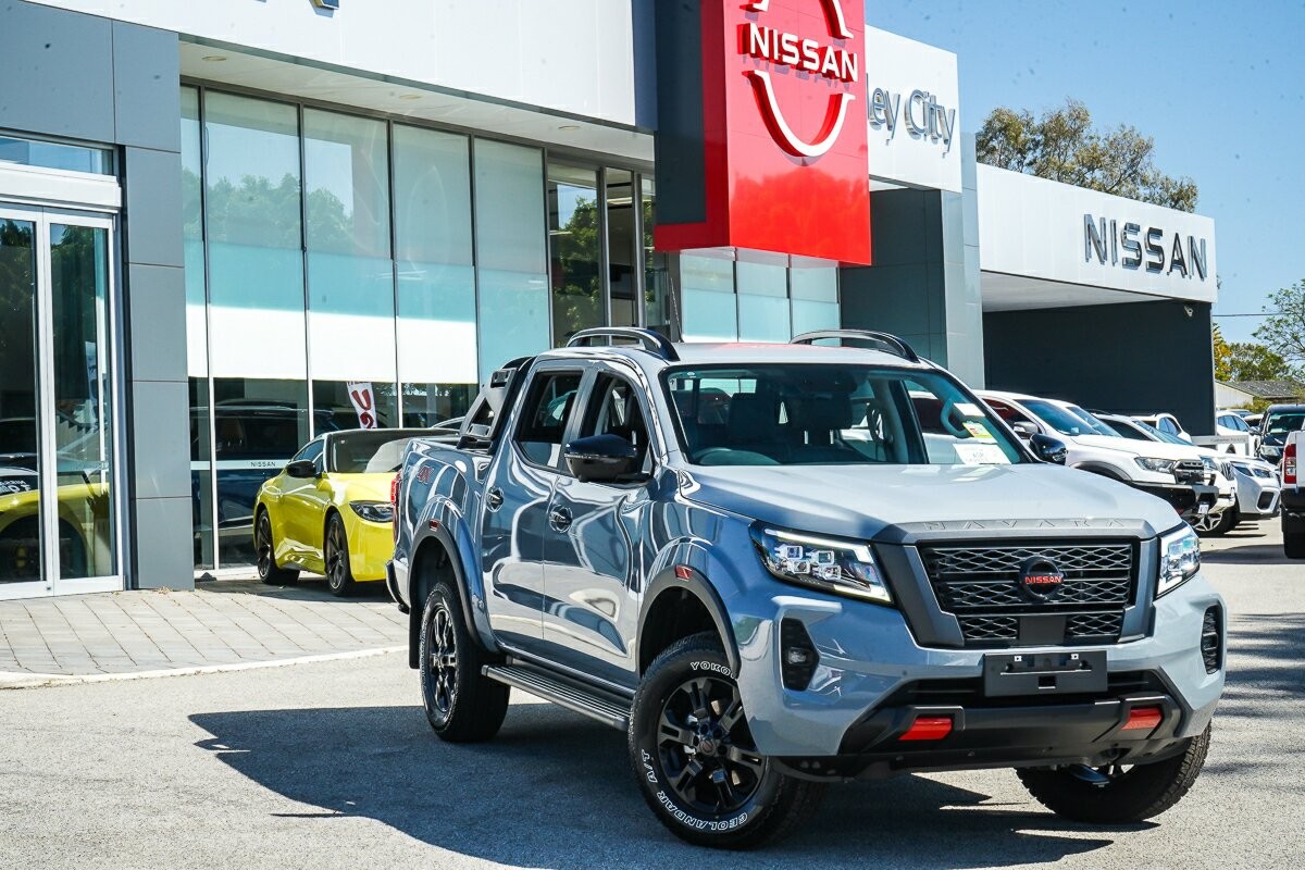 Nissan Navara image 1