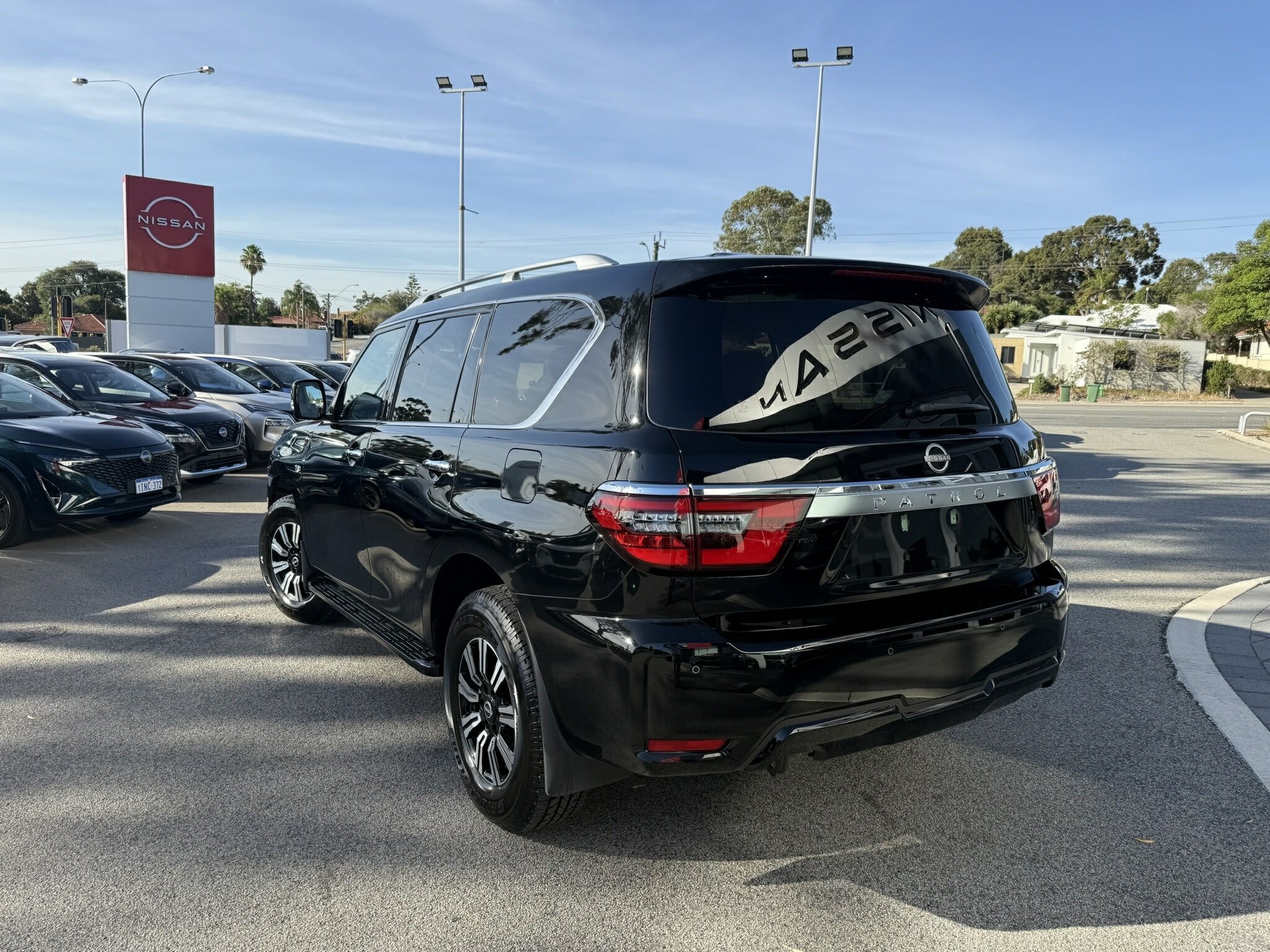 Nissan Patrol image 2