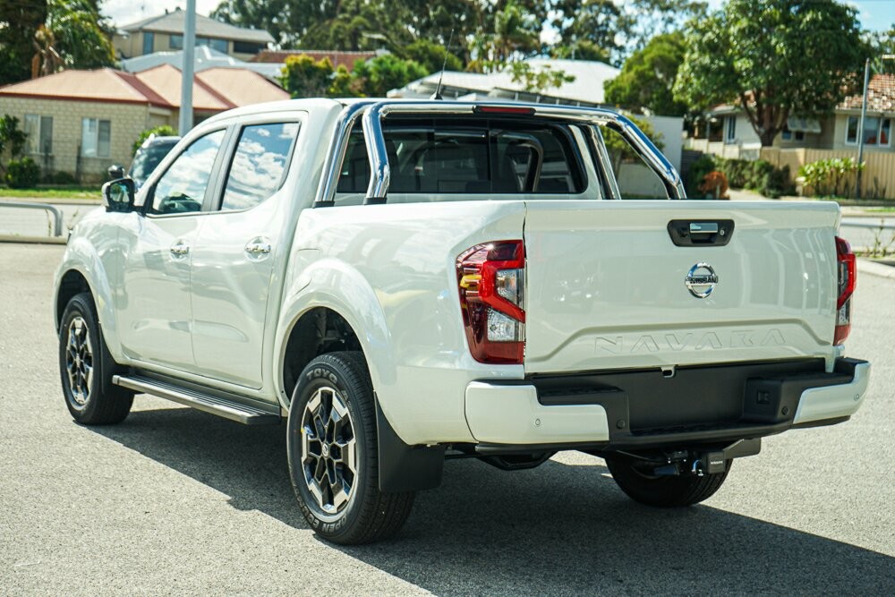 Nissan Navara image 3