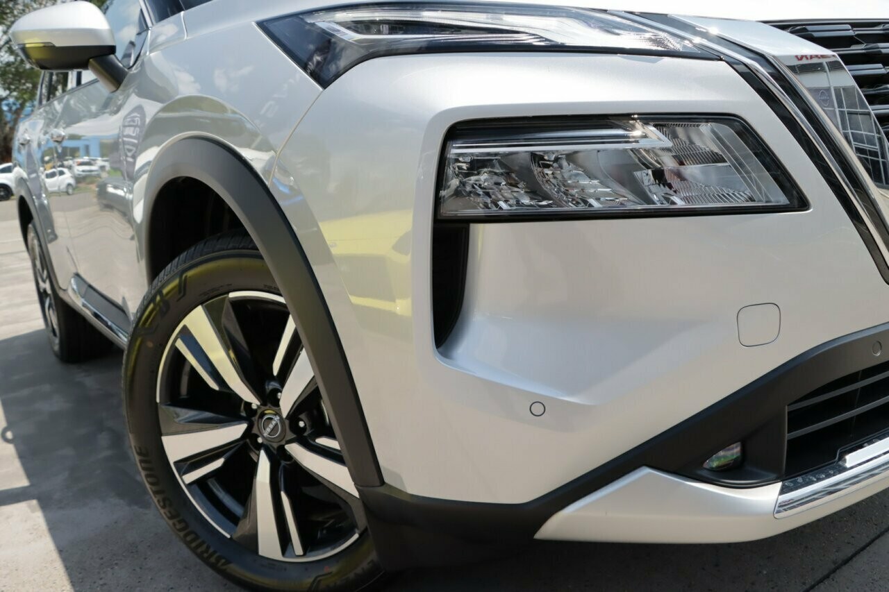 Nissan X-trail image 2