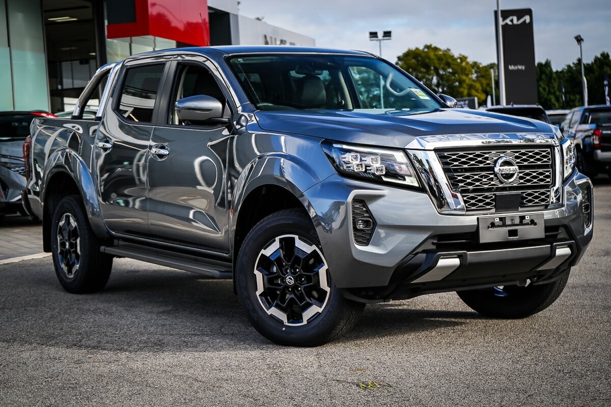 Nissan Navara image 1