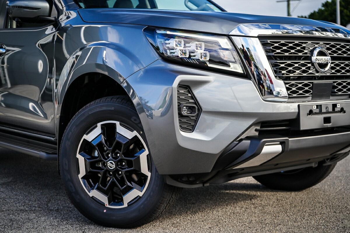 Nissan Navara image 3
