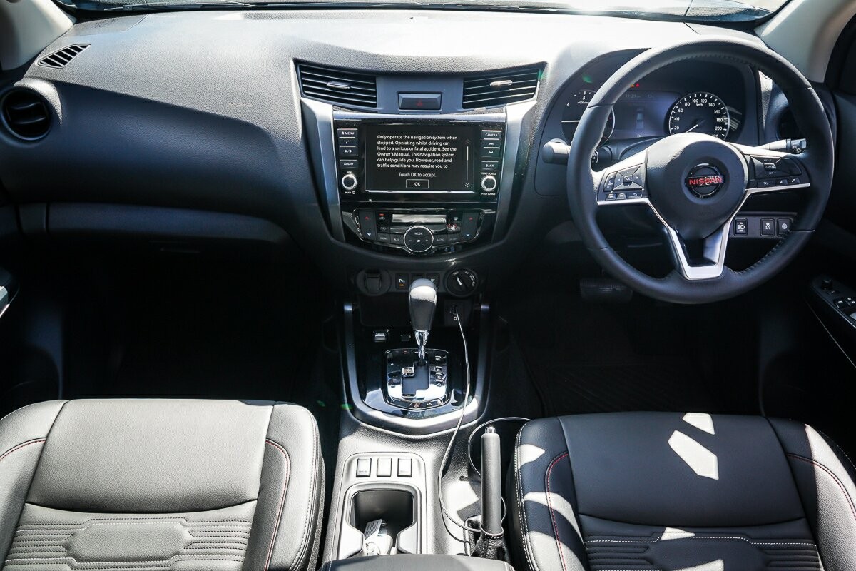 Nissan Navara image 2