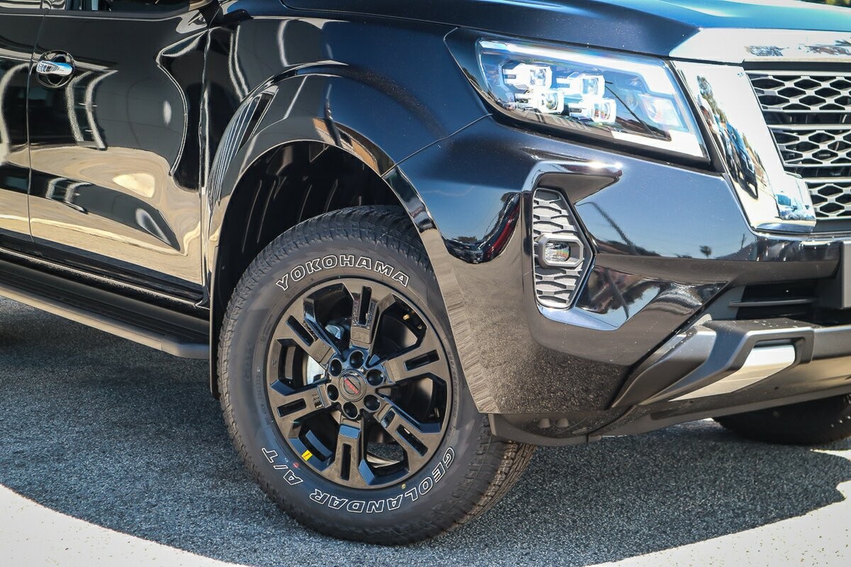 Nissan Navara image 2