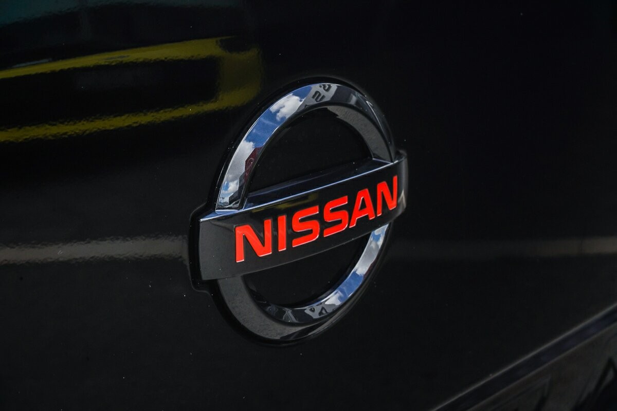 Nissan Navara image 3