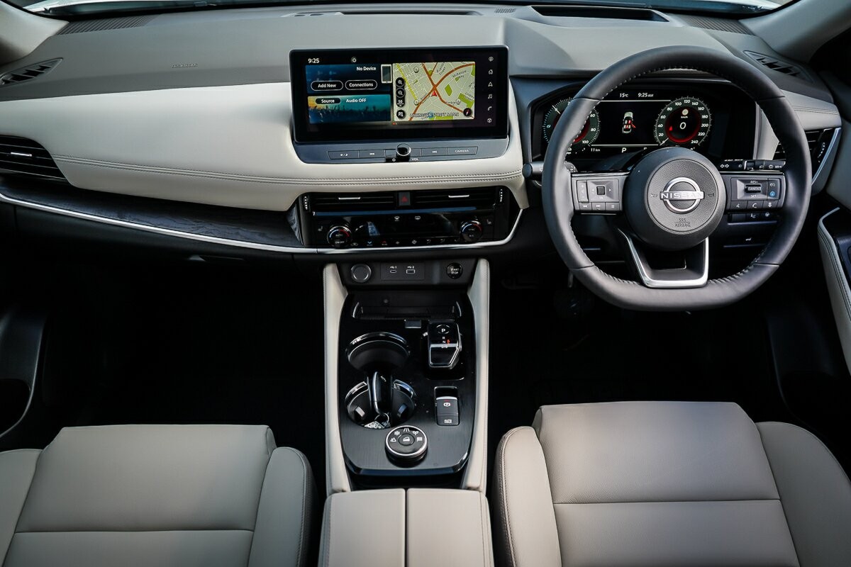 Nissan X-trail image 2