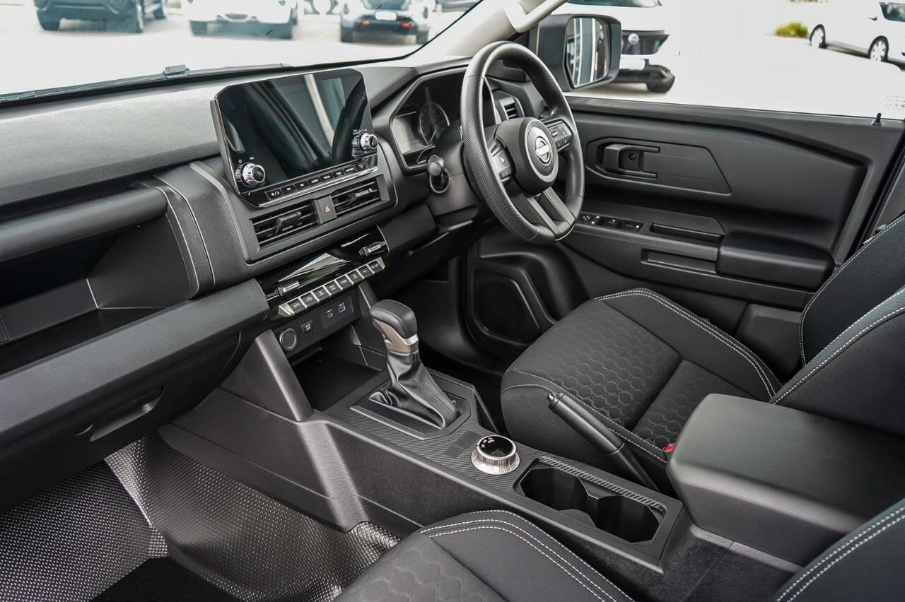 Nissan Navara image 3