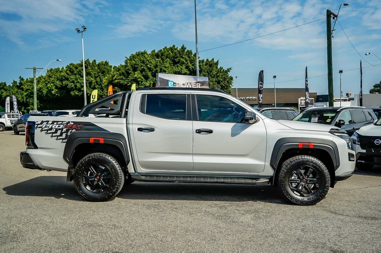 Nissan Navara image 4