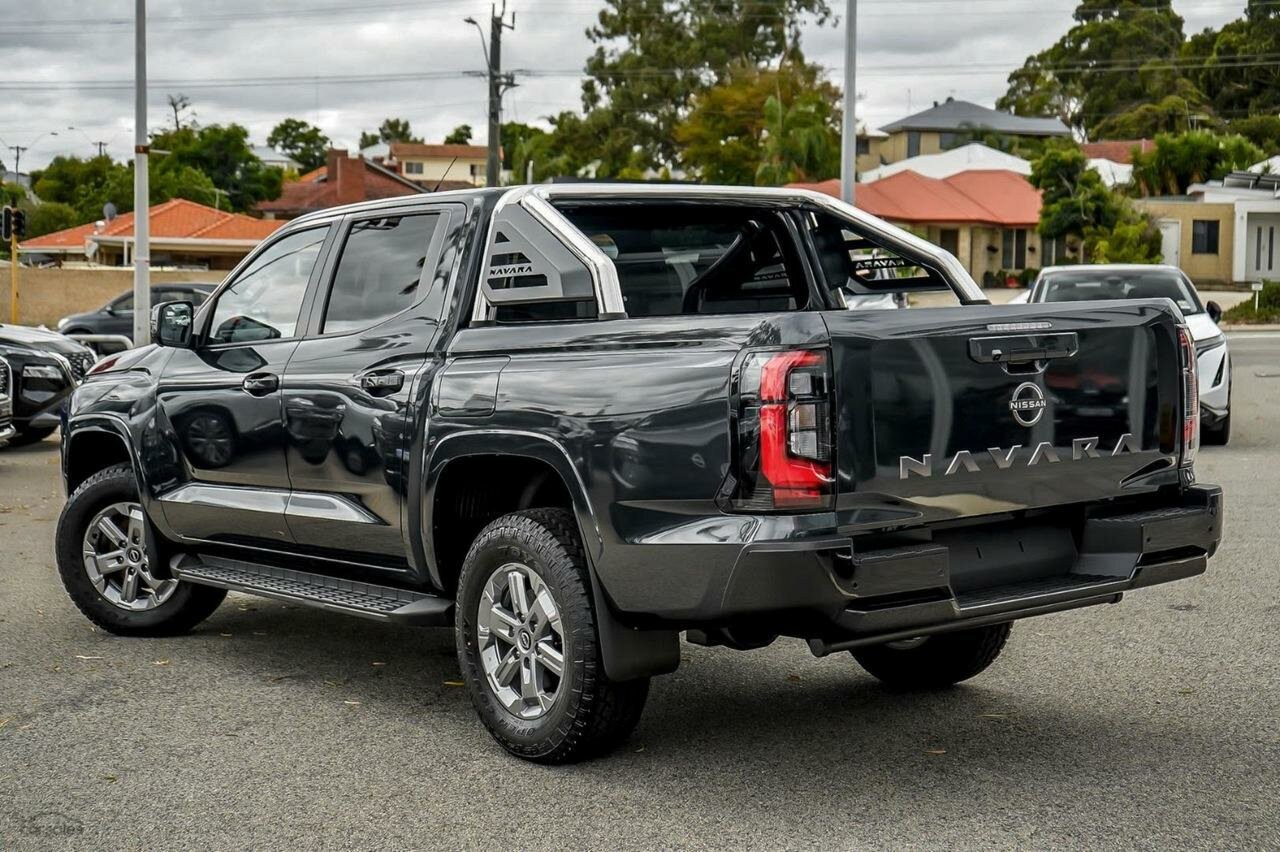 Nissan Navara image 4