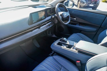 https://vehicle-cdn.autoleague.cloud/28159_2998636_24.jpg