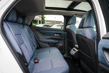 https://vehicle-cdn.autoleague.cloud/28159_2998636_27.jpg