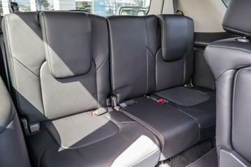 https://vehicle-cdn.autoleague.cloud/28159_3000716_14.jpg