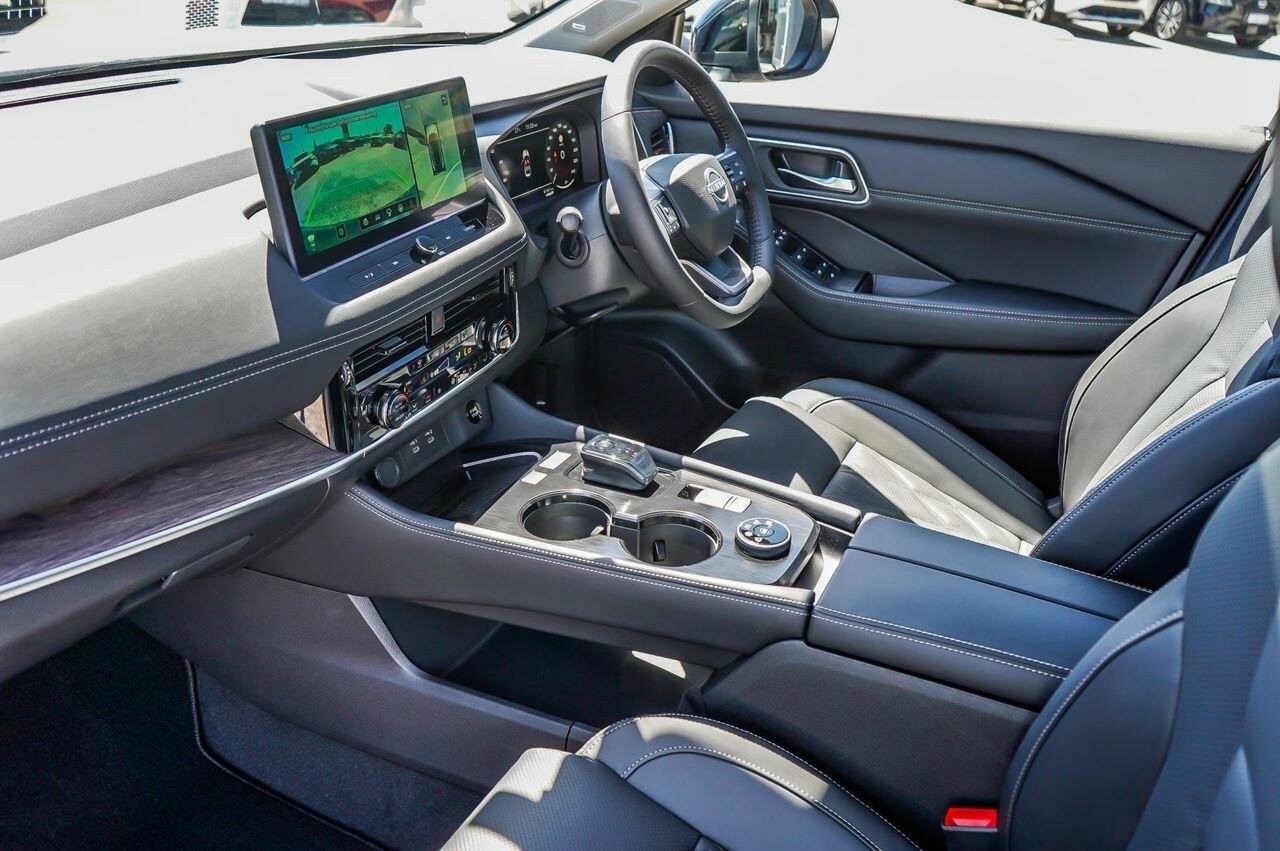 Nissan X-trail image 2