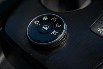 https://vehicle-cdn.autoleague.cloud/28159_3008219_18.jpg