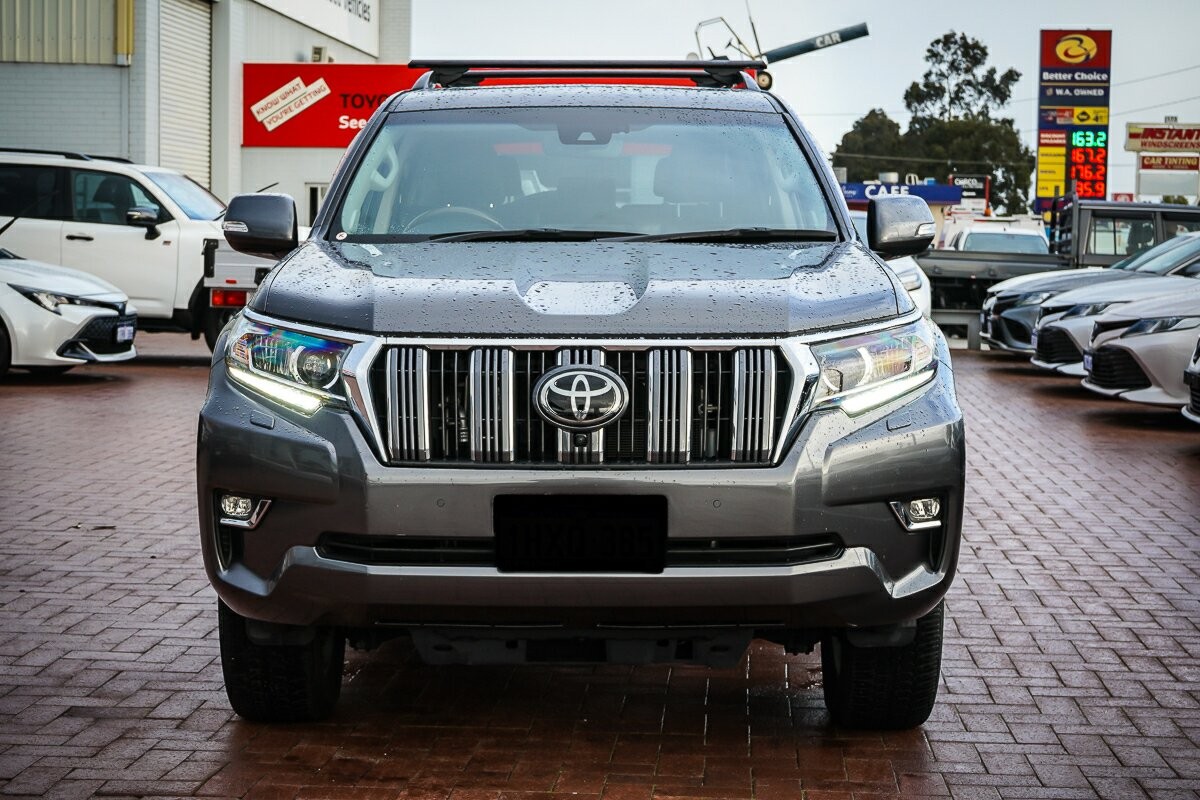 Toyota Landcruiser Prado image 3