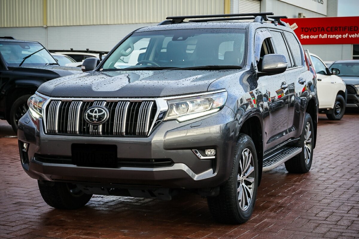 Toyota Landcruiser Prado image 4