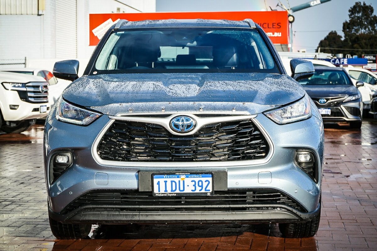 Toyota Kluger image 3