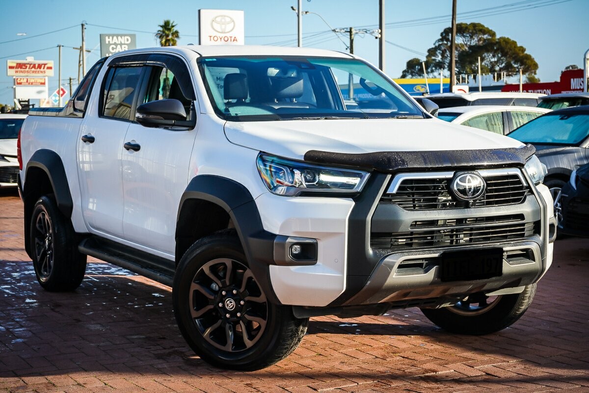 Toyota Hilux image 1