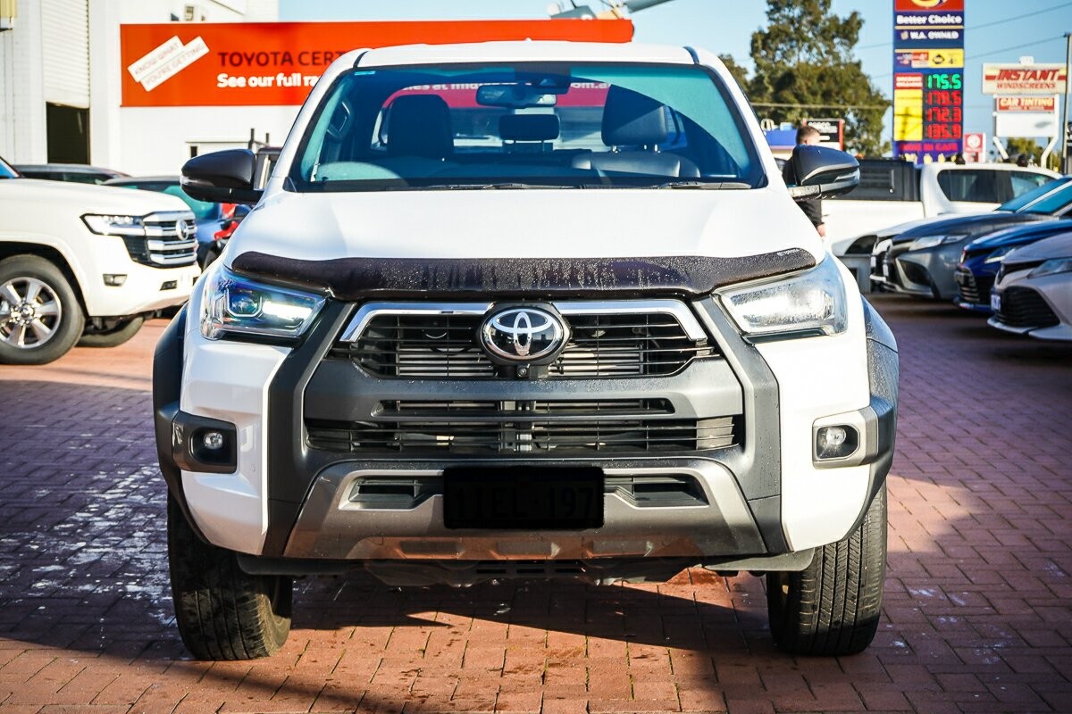 Toyota Hilux image 3