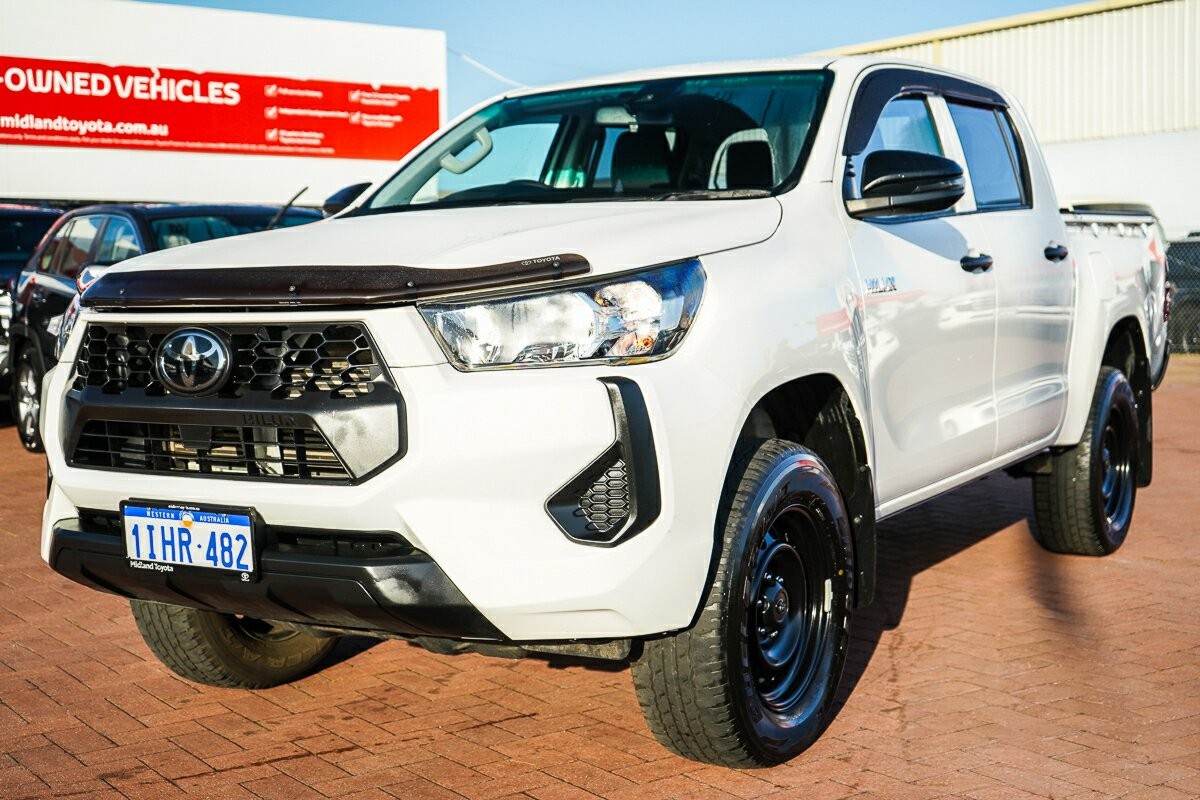 Toyota Hilux image 4