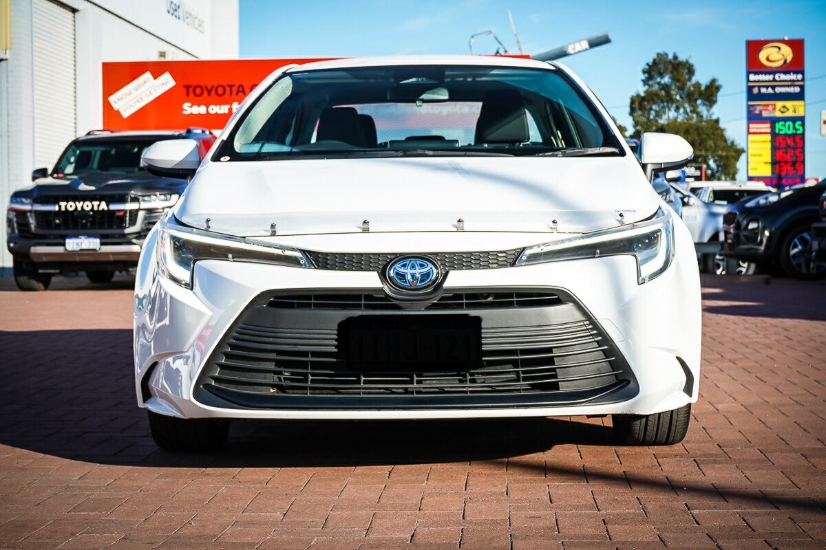 Toyota Corolla image 3