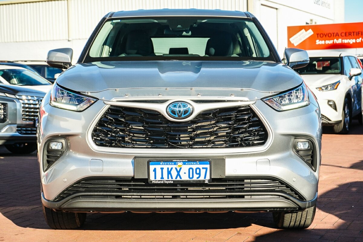 Toyota Kluger image 3