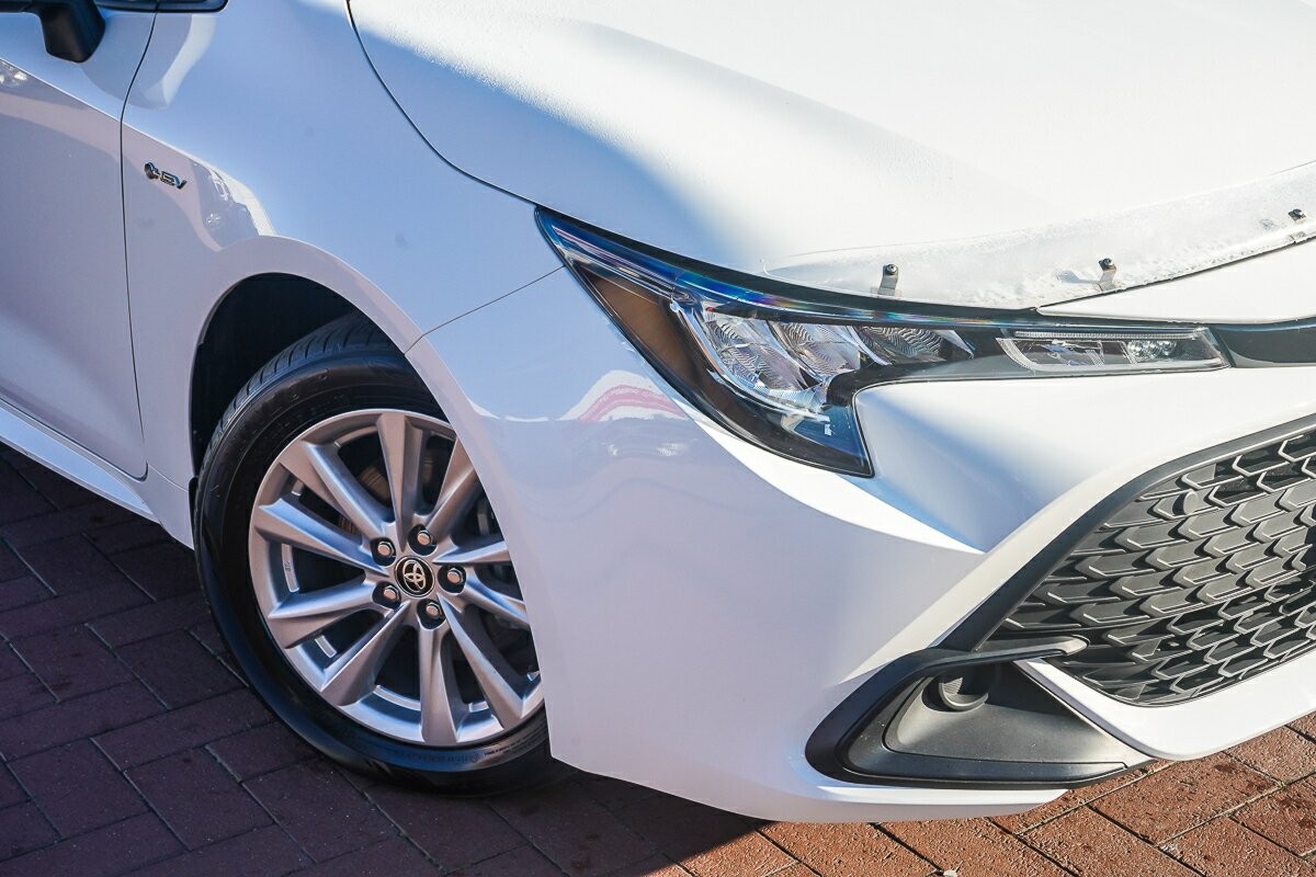 Toyota Corolla image 2
