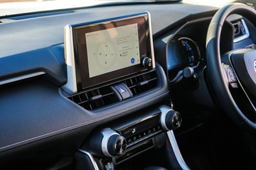 https://vehicle-cdn.autoleague.cloud/28166_12032411_18.jpg