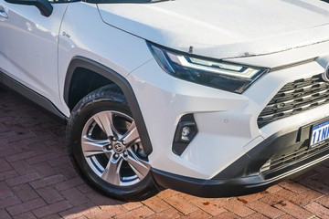 https://vehicle-cdn.autoleague.cloud/28166_12032439_2.jpg