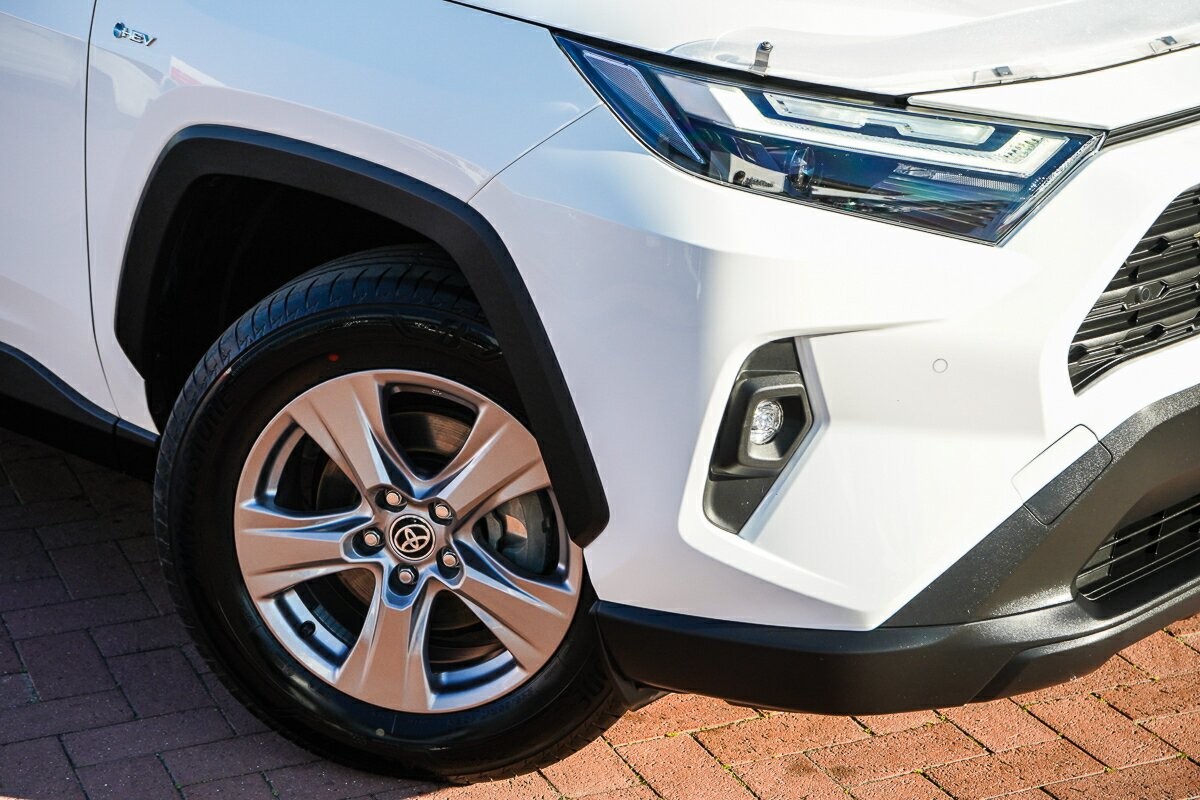 Toyota Rav4 image 2
