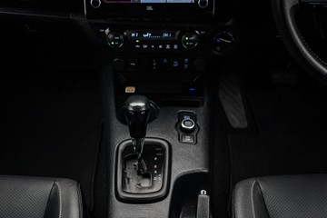 https://vehicle-cdn.autoleague.cloud/28166_12152237_13.jpg
