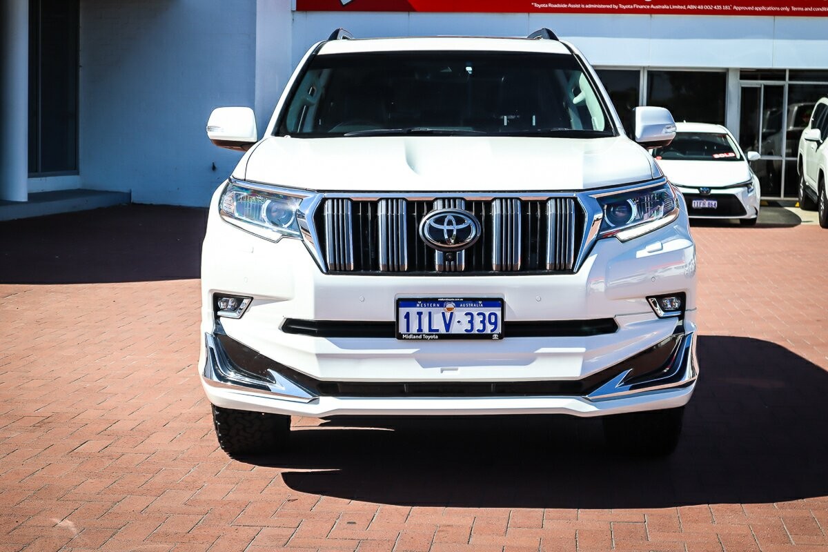 Toyota Landcruiser Prado image 3