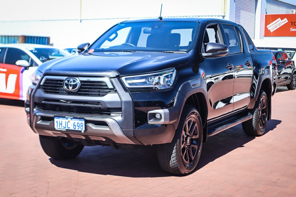 Toyota Hilux image 4