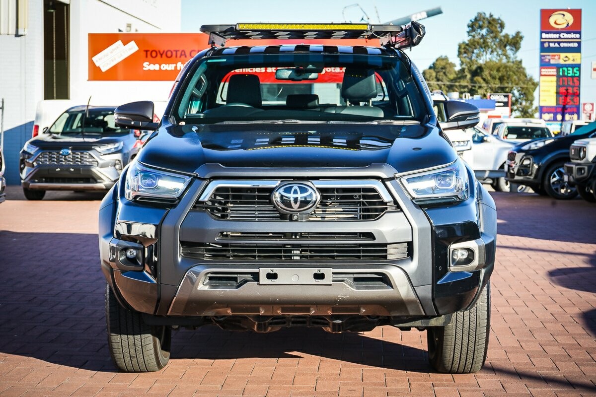 Toyota Hilux image 3