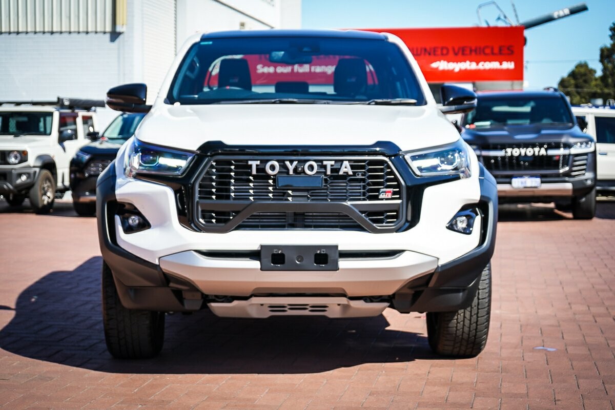 Toyota Hilux image 3