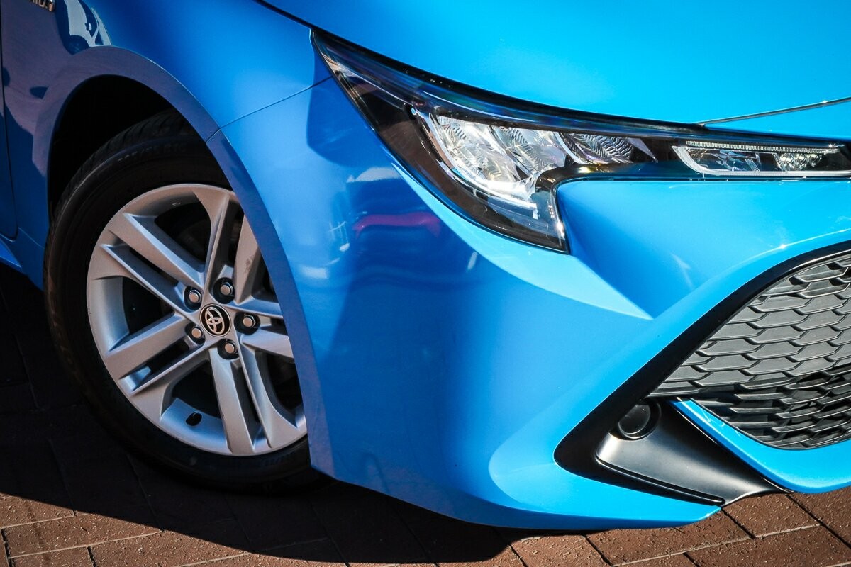 Toyota Corolla image 2