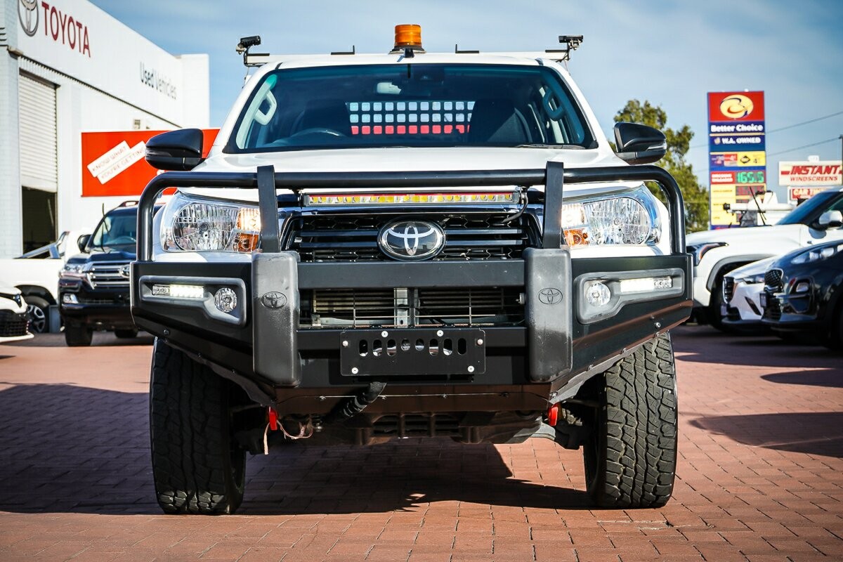 Toyota Hilux image 3