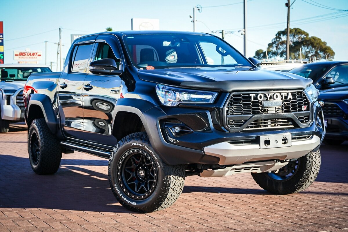 Toyota Hilux image 1
