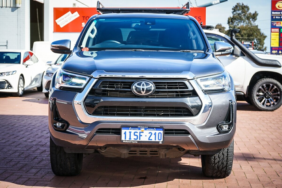 Toyota Hilux image 3