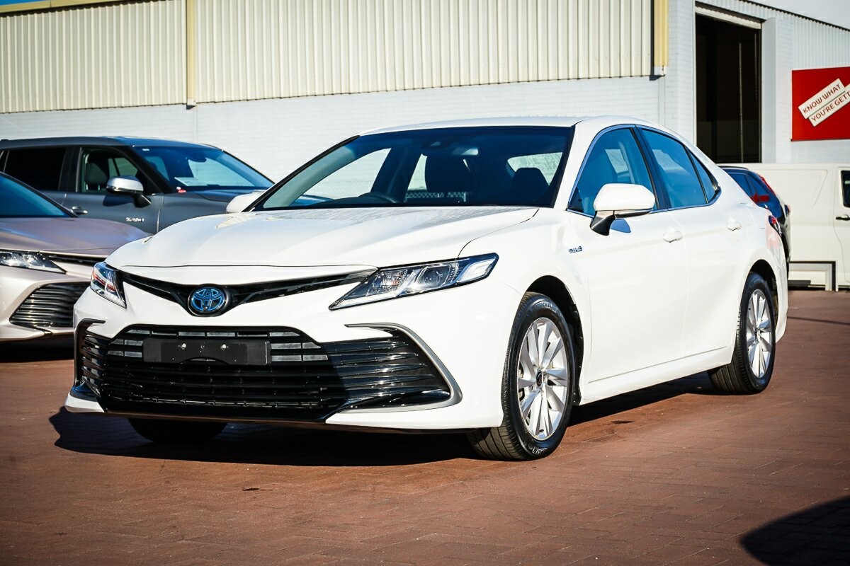 Toyota Camry image 4