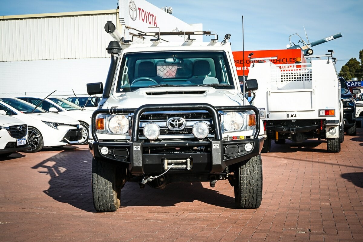 Toyota Landcruiser image 3