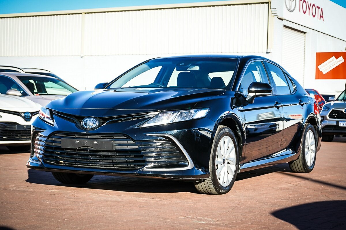 Toyota Camry image 4